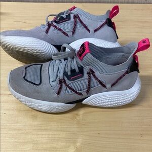 Under‎ Armour Curry Flow Cozy Men's US Size 6.5 women’s 8